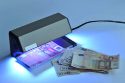 Hoe herkent u vals geld?